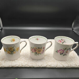 Vintage Queens Special Flowers Bone China England set of 3 Tea Cups Read descrip